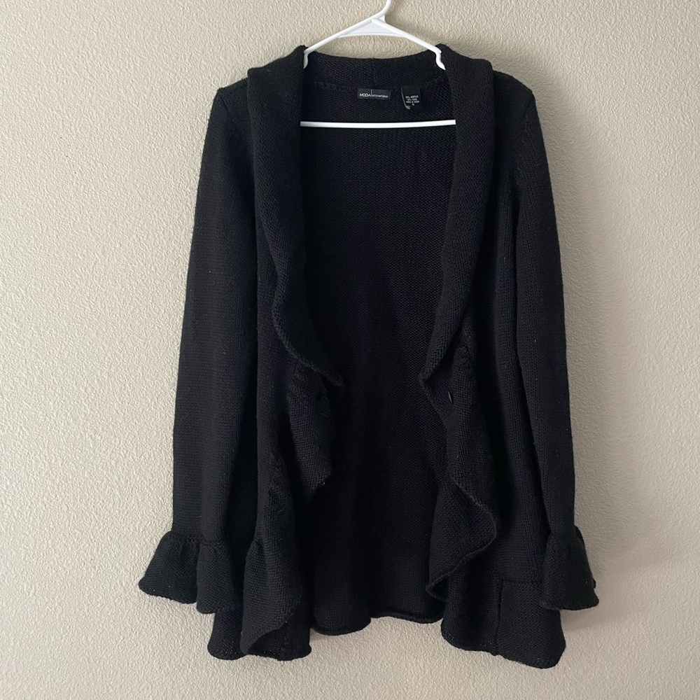 Y2K Black ruffle cardigan